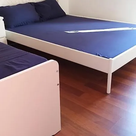 Quarto em Acomodações Particulares Theorynomad Rooms Al Lisboa *